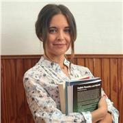 Diplomata liceo classico offre lezioni di latino, inglese e letteratura